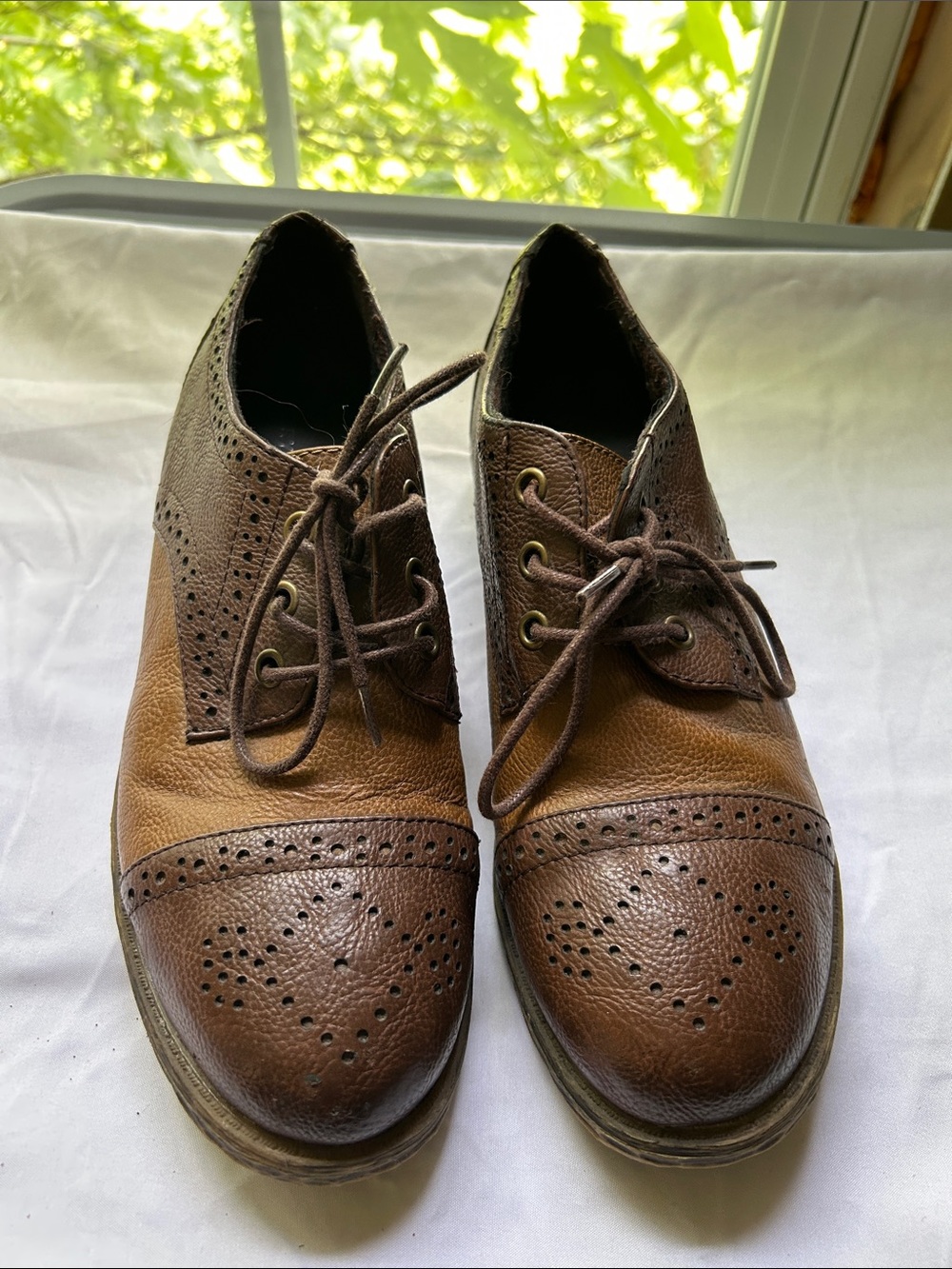 Menswear inspired Brown Two-Tone Wingtip Oxfords women’s size 8